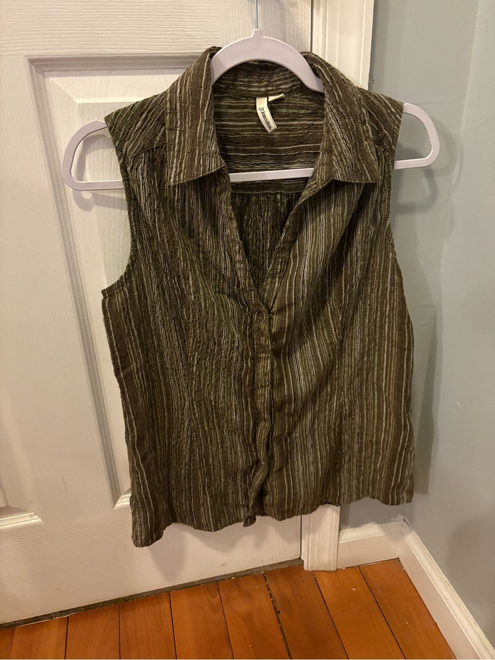 St. John's Bay Olive Green Sleeveless Button-Front Blouse